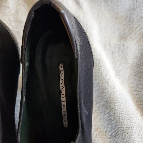 DONALD PLINER Loui Stretch Crepe Bootie Heels WOMEN'S Size 6.5 Pointed Toe Black - Picture 2 of 8